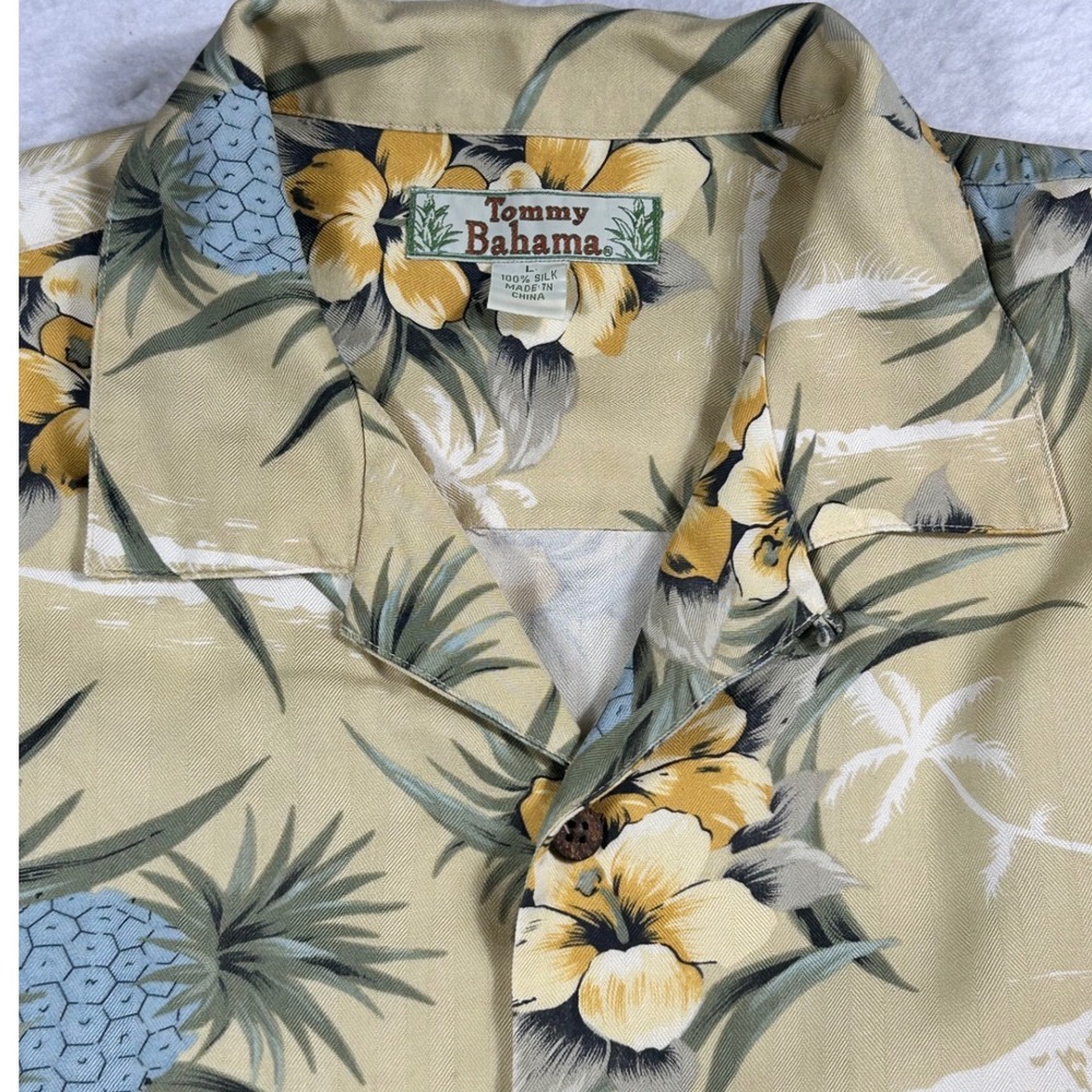 Tommy Bahama Mens Large 100% Silk Pineapple Hibiscus Tropical Camp Shirt Tan